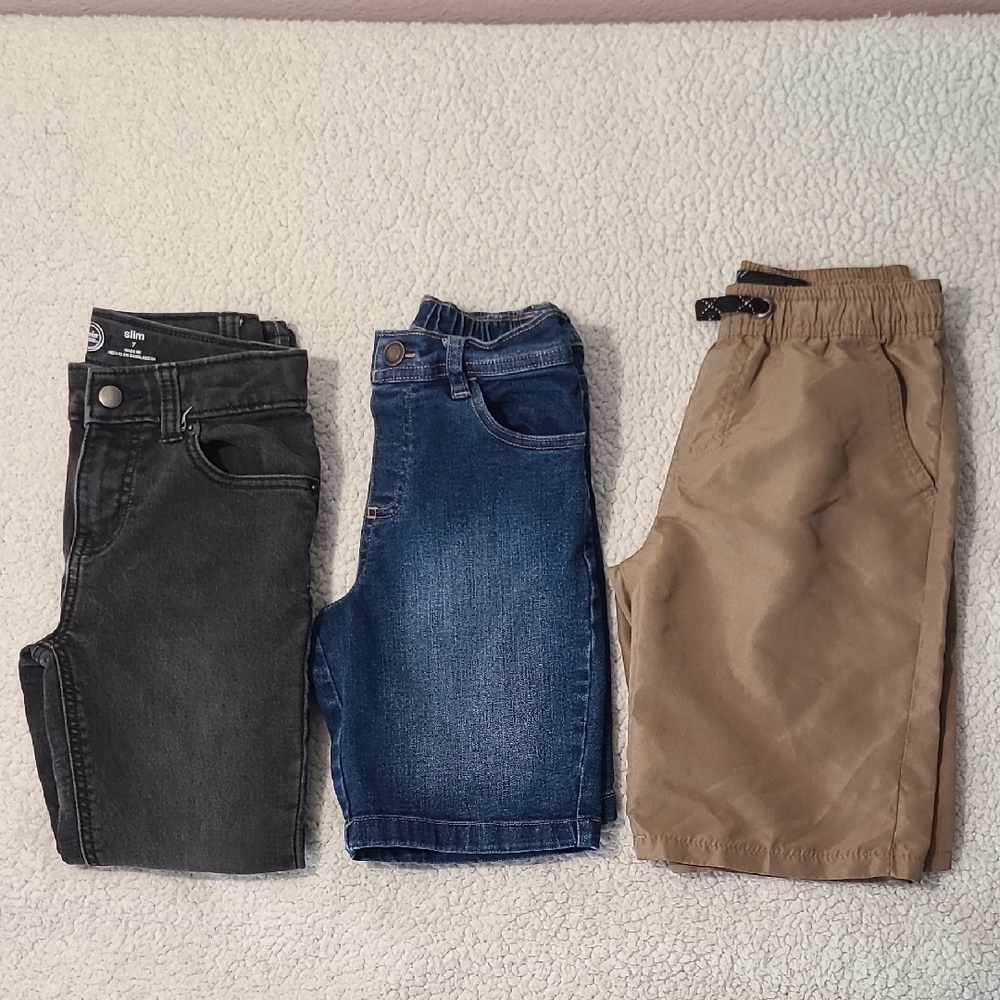Boys Size 7 Pants & Shorts Bundle (3) | Jeans + Khaki Shorts